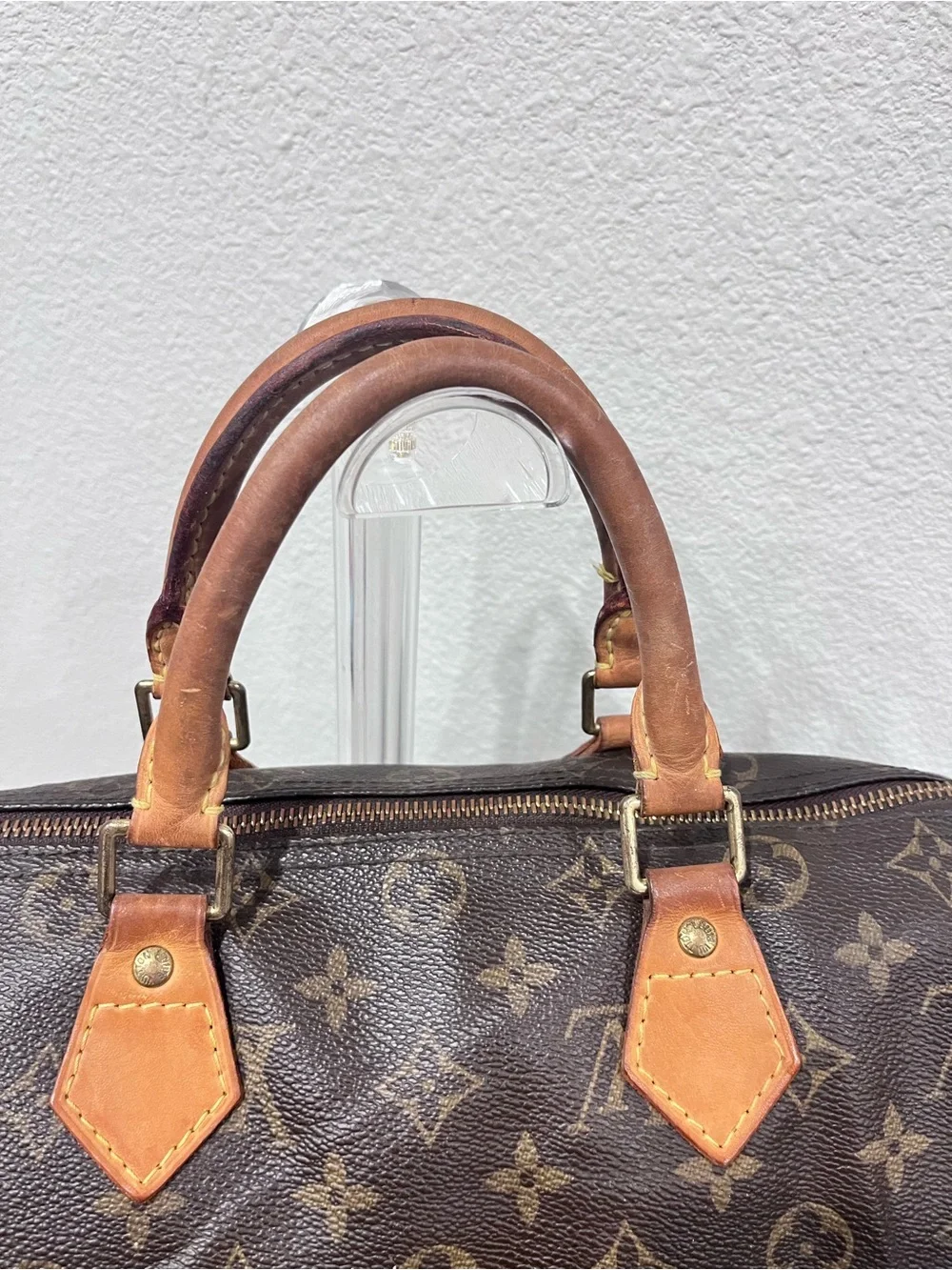 LOUIS VUITTON MONOGRAM SPEEDY 30 BAG.
